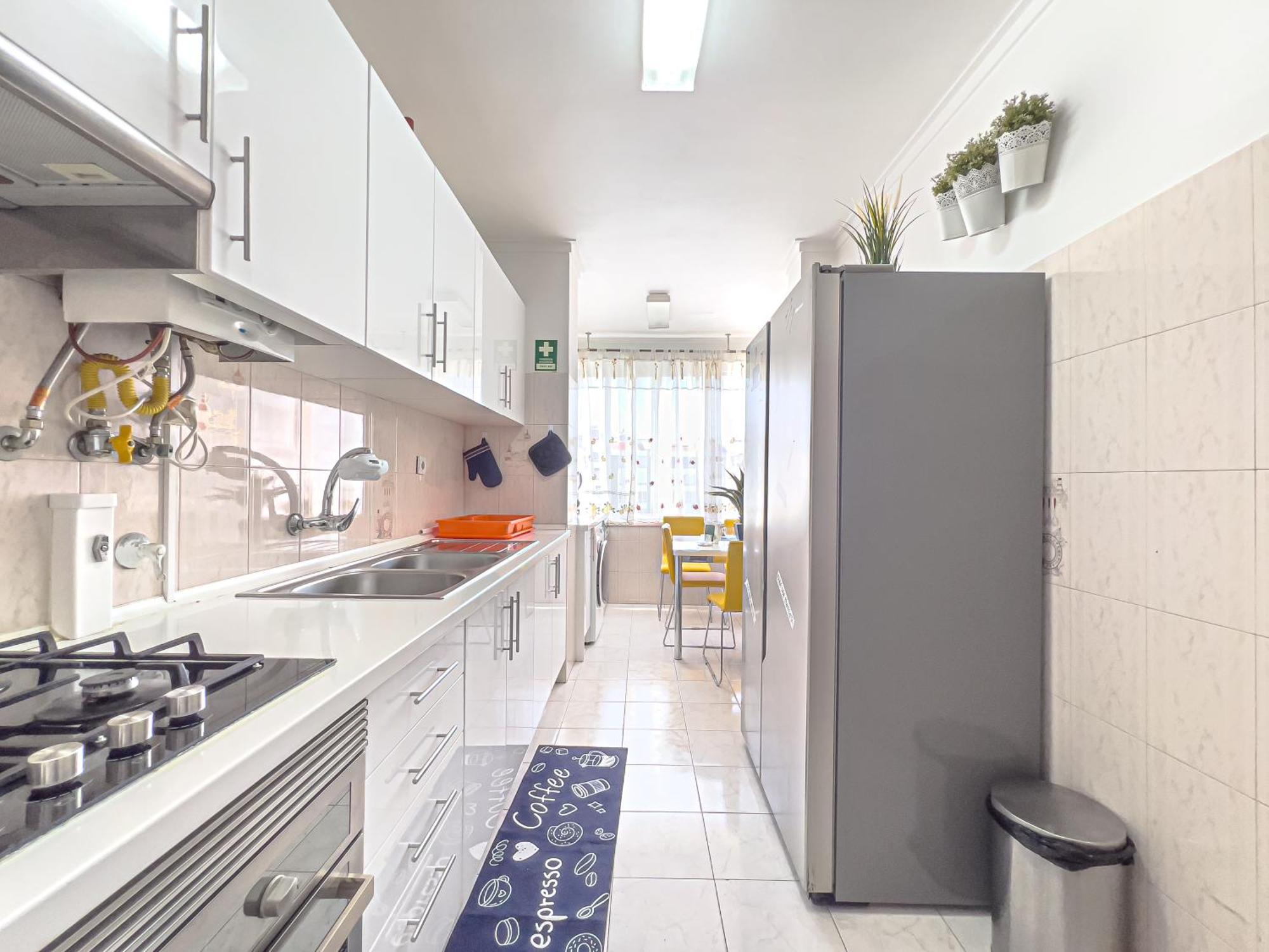 Family-Friendly And Cozy 3-Bedroom Accommodation In Lisbon Bagian luar foto